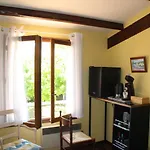 Oda ve Kahvaltı D'hotes Elisa & Etienne 4*