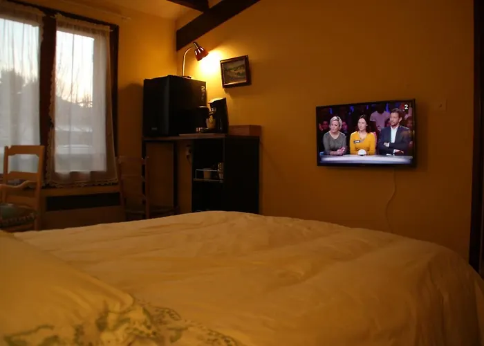 D'hotes Elisa & Etienne 4* مانوسك