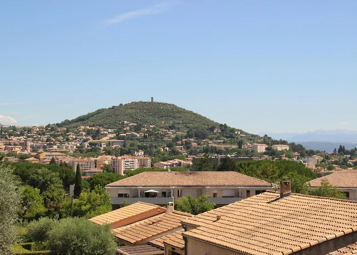 D'hotes Elisa & Etienne 住宿加早餐酒店 马诺斯克